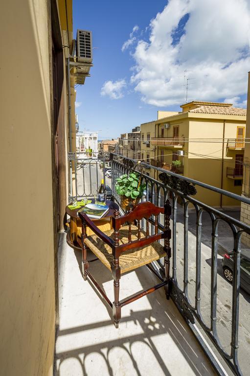 Agli Affreschi Hotell Castellammare del Golfo Exteriör bild